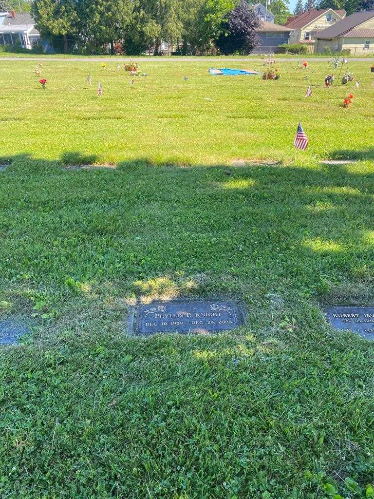 Phyllis P. Knight's grave. Photo 2