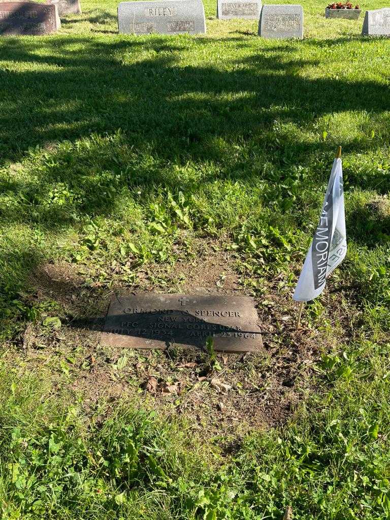 Ormond G. Spencer's grave. Photo 2