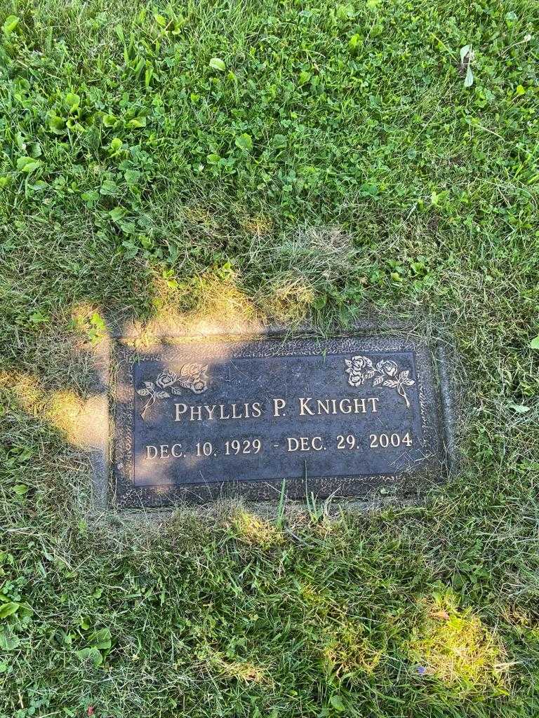 Phyllis P. Knight's grave. Photo 3