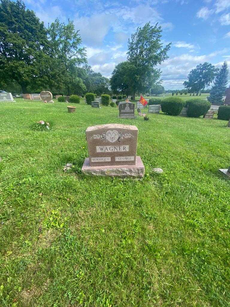Bernice E. Wagner's grave. Photo 1