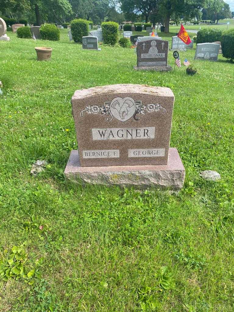Bernice E. Wagner's grave. Photo 2