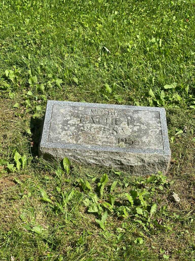 Hattie F. Sousa's grave. Photo 3