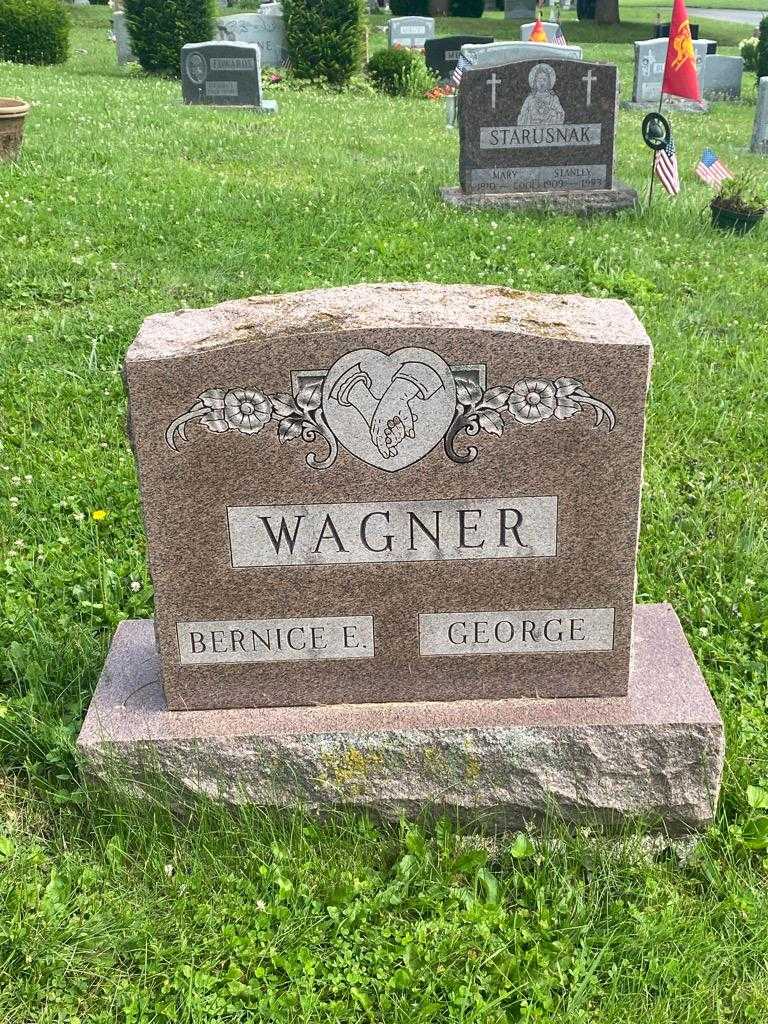 Bernice E. Wagner's grave. Photo 3