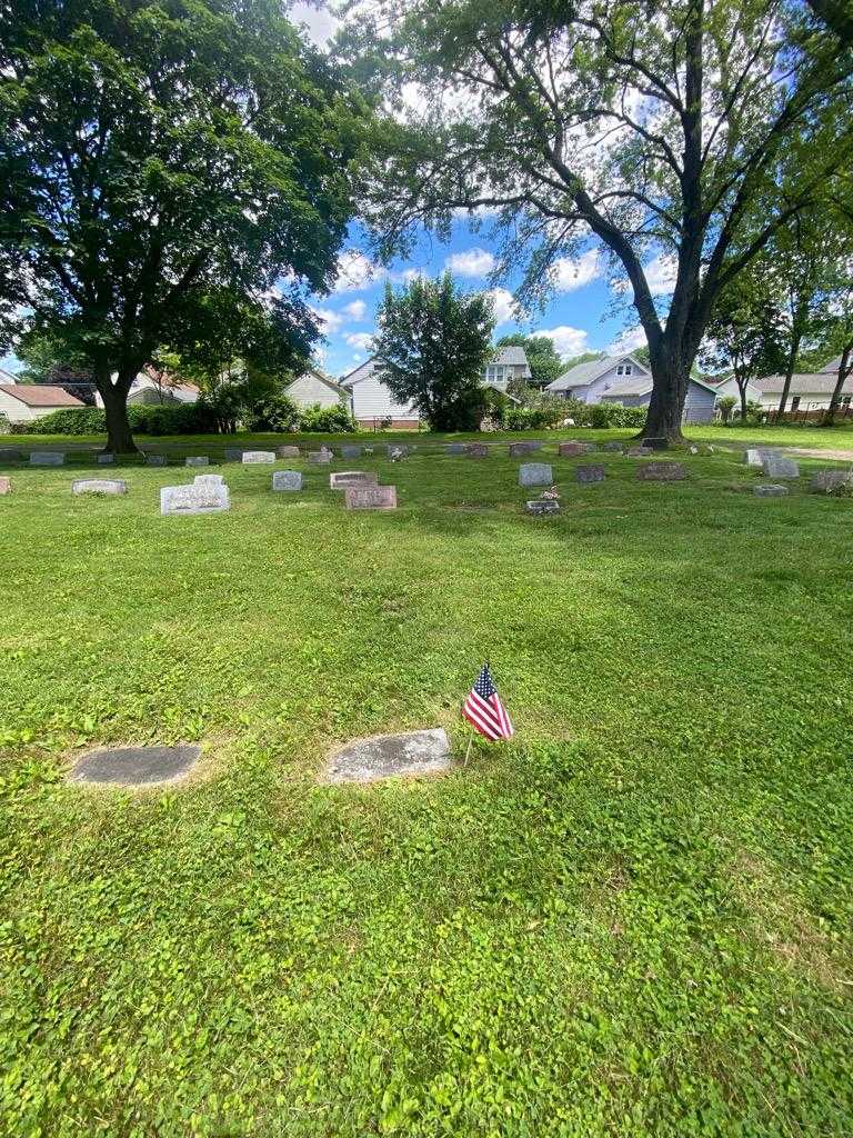 Roice L. Dunn's grave. Photo 1
