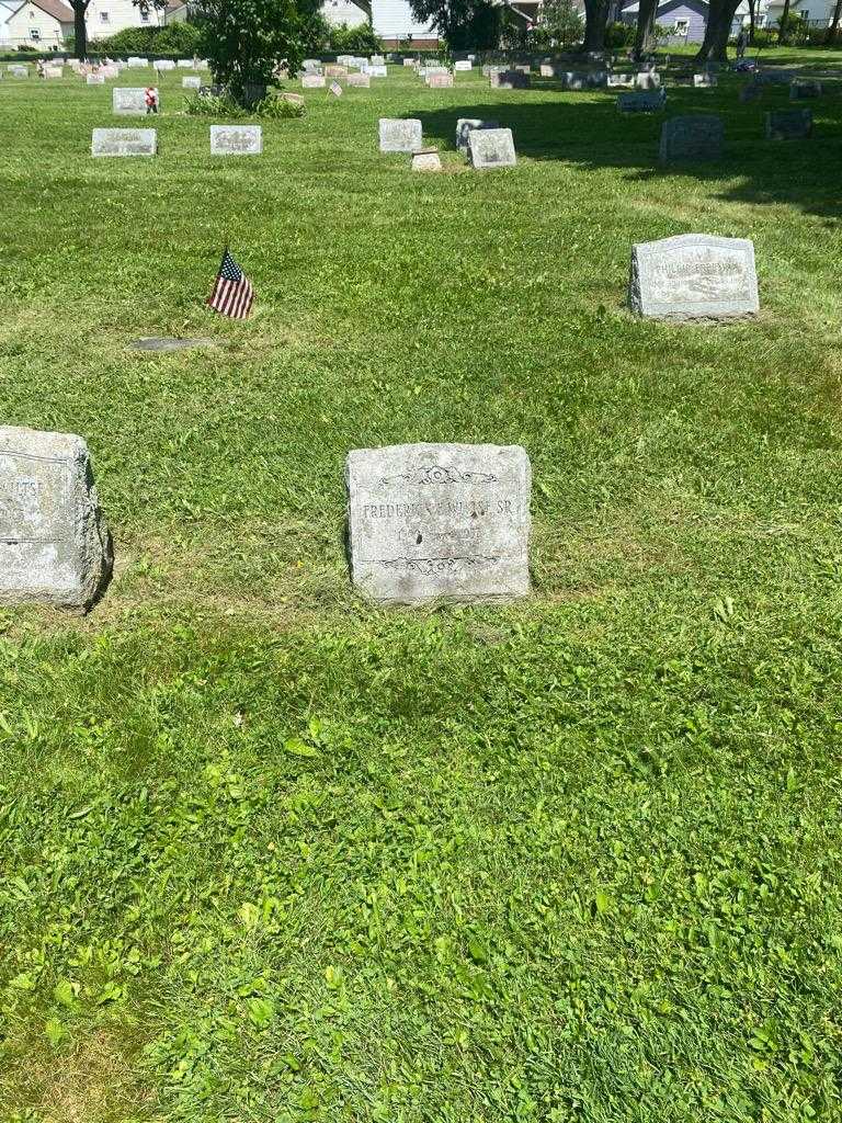 Frederick E. Wiltse Senior's grave. Photo 2