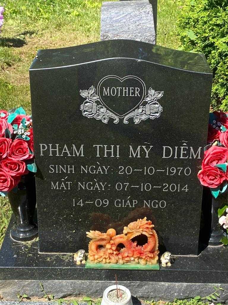 Diem Thi My Pham's grave. Photo 3