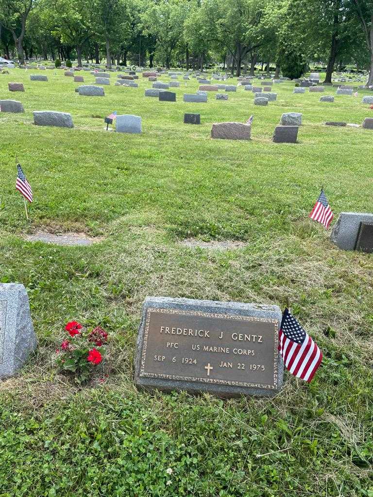 Frederick J. Gentz's grave. Photo 2