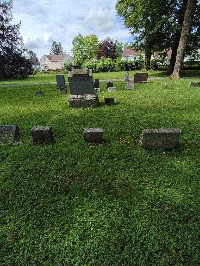 Joseph Miller Senior's grave. Photo 1