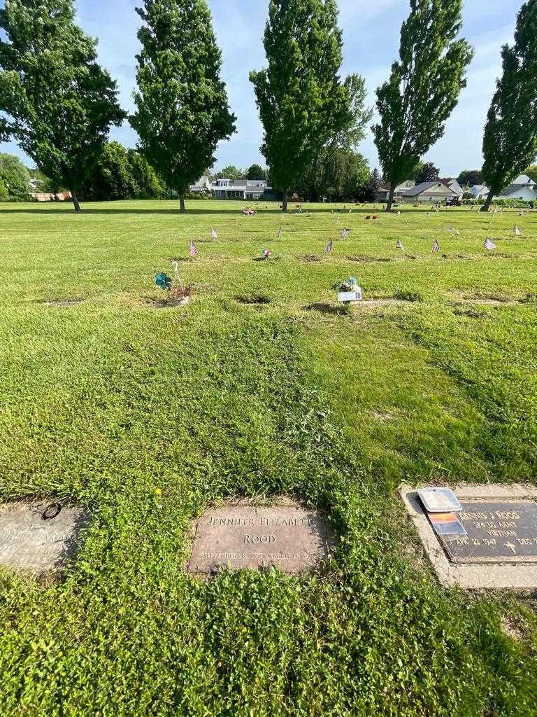 Jennifer Elizabeth Rood's grave. Photo 1
