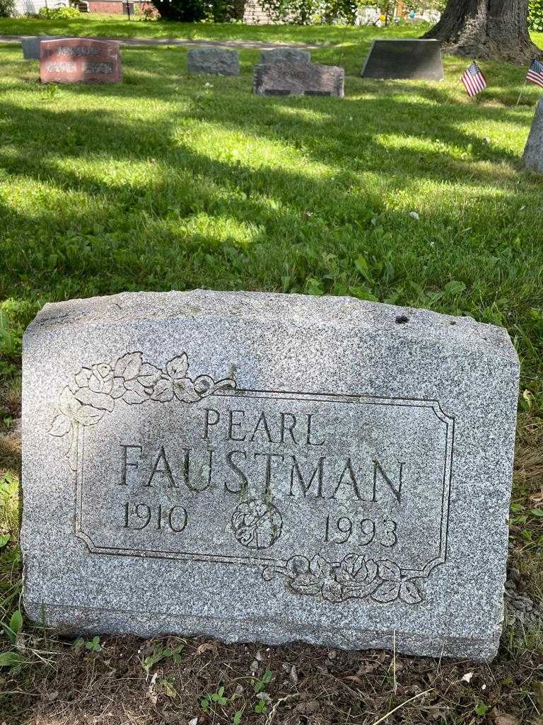 Pearl Faustman's grave. Photo 3