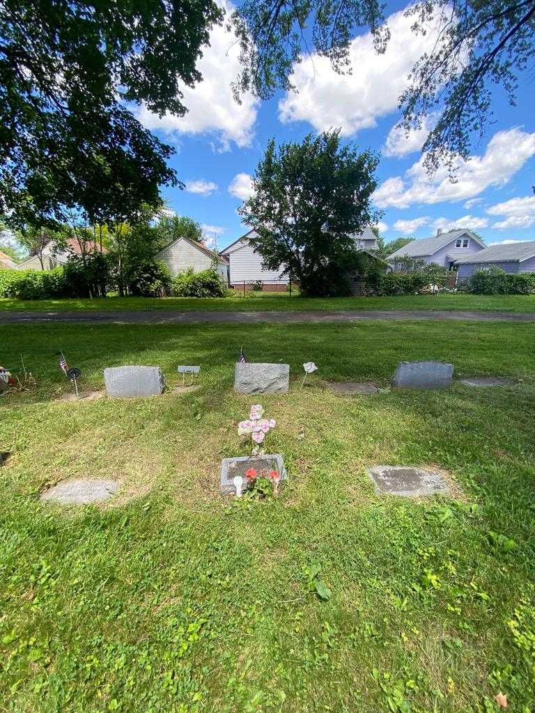 Jean M. Oconnor's grave. Photo 1