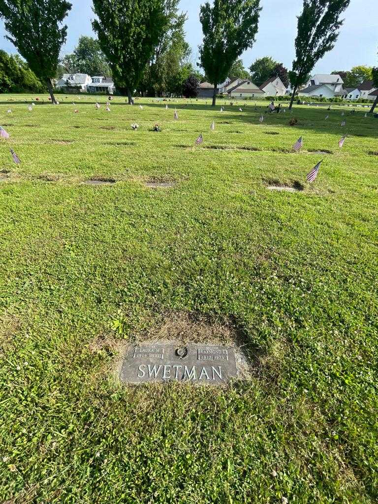 Laura M. Swetman's grave. Photo 1