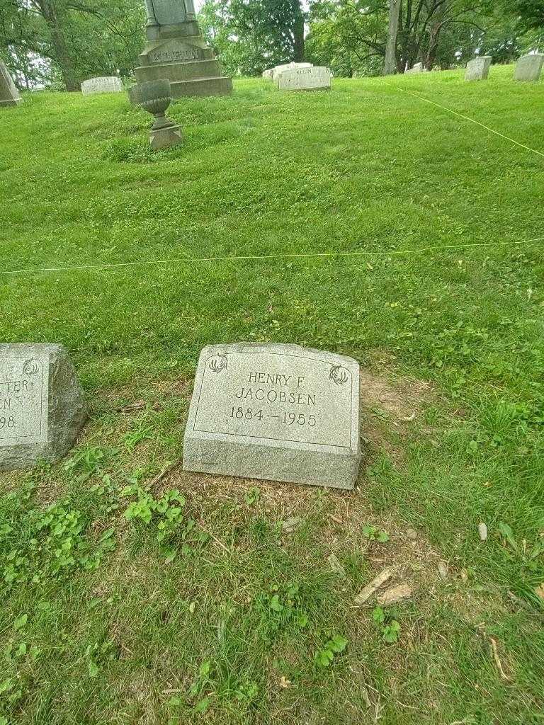 Henry F. Jacobsen's grave. Photo 1