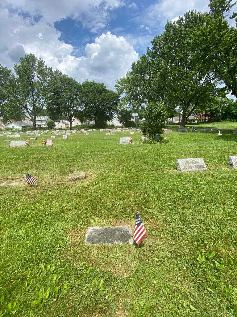 Ralph S. MacIntyre's grave. Photo 1
