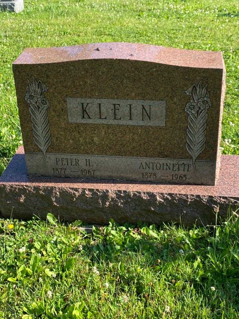 Peter H. Klein's grave. Photo 3