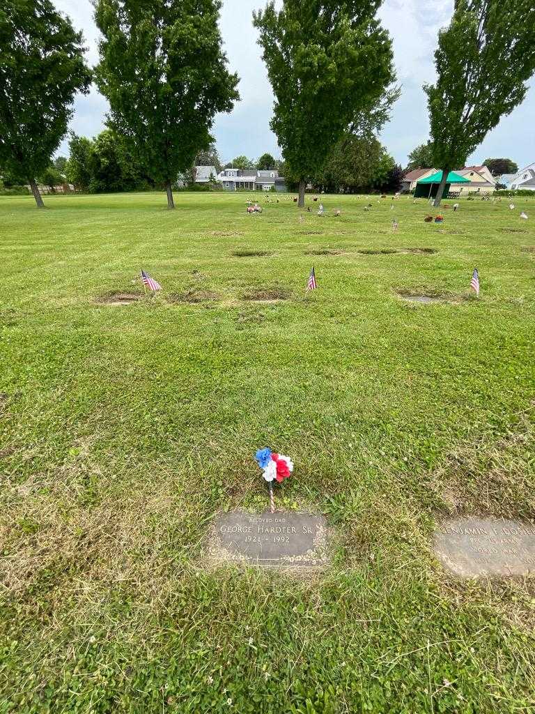 George Hardter Senior's grave. Photo 1