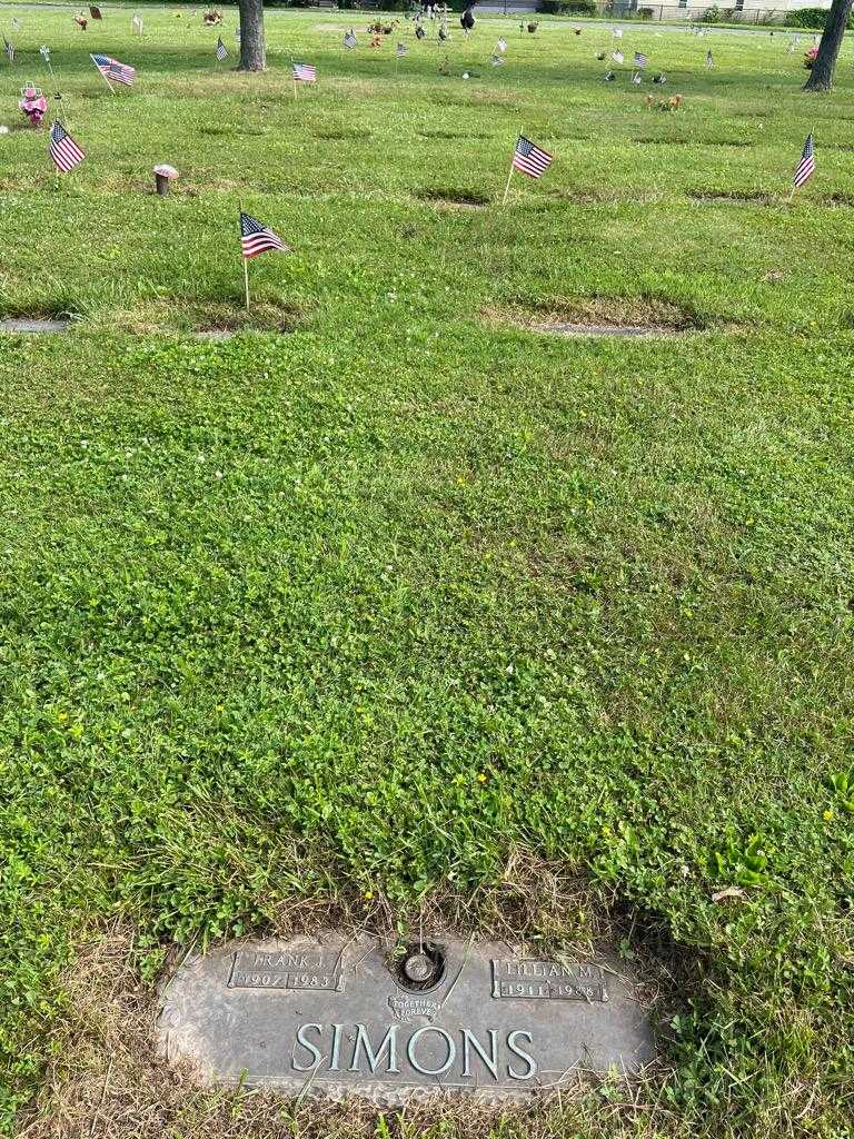 Lillian M. Simons's grave. Photo 2