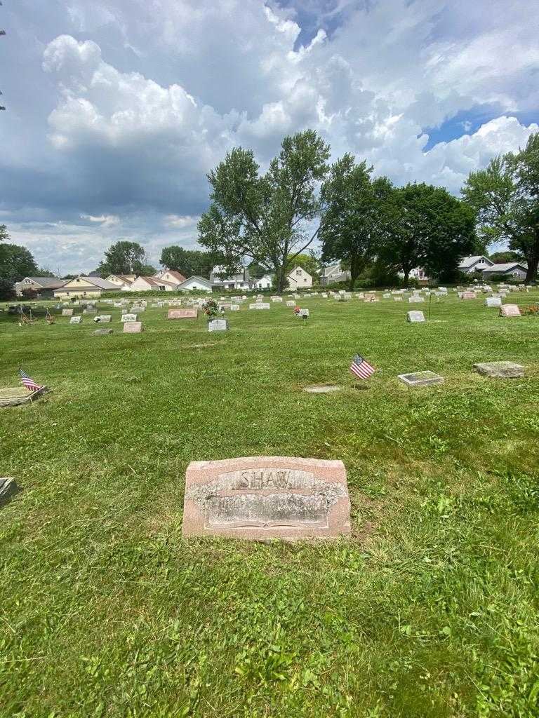 Wayne H. Shaw's grave. Photo 1