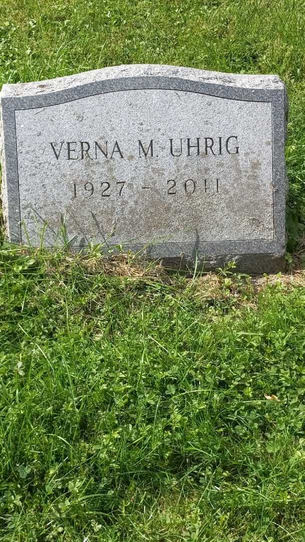 Verna M. Uhrig's grave. Photo 3