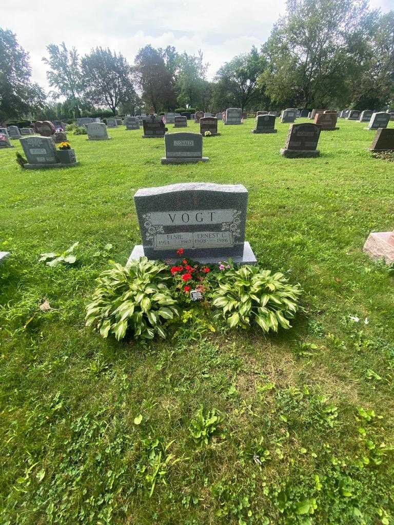 Ernest C. Vogt's grave. Photo 2