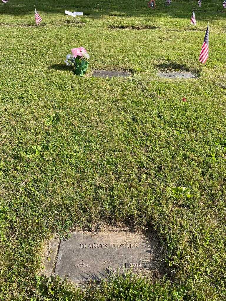 Frances D. Stark's grave. Photo 2