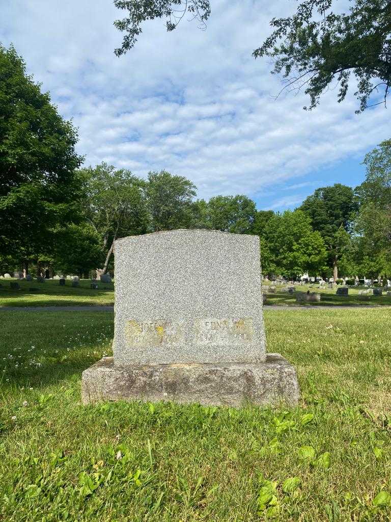 Edna M. Wilson's grave. Photo 2