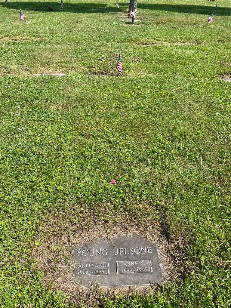 Arlene H. Young Jelsone's grave. Photo 2