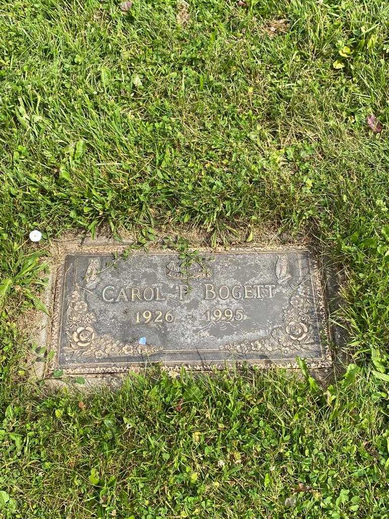 Carol P. Bogett's grave. Photo 3