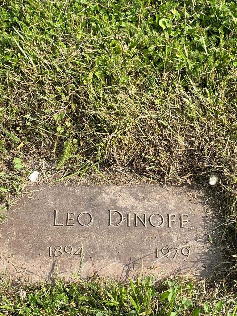 Leo Dinoff's grave. Photo 3