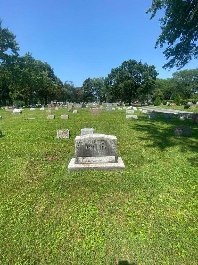 Lelia F. White's grave. Photo 1