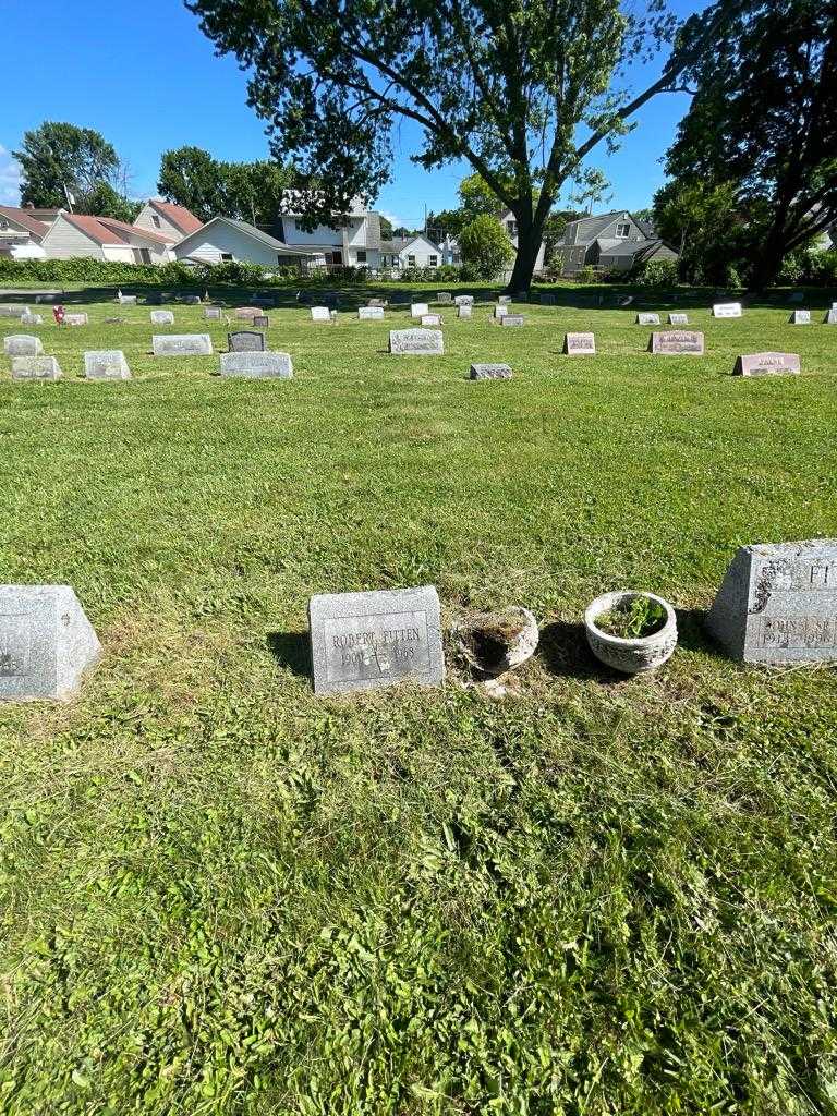 Robert Fitten's grave. Photo 1