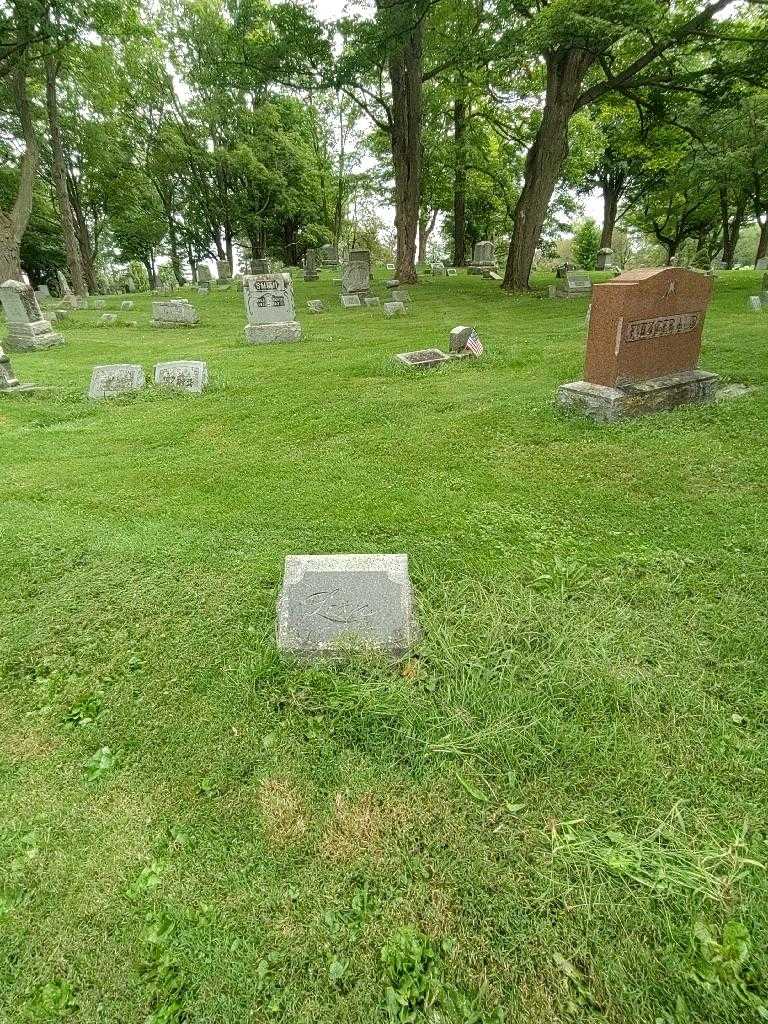 Leon H. Ford's grave. Photo 1