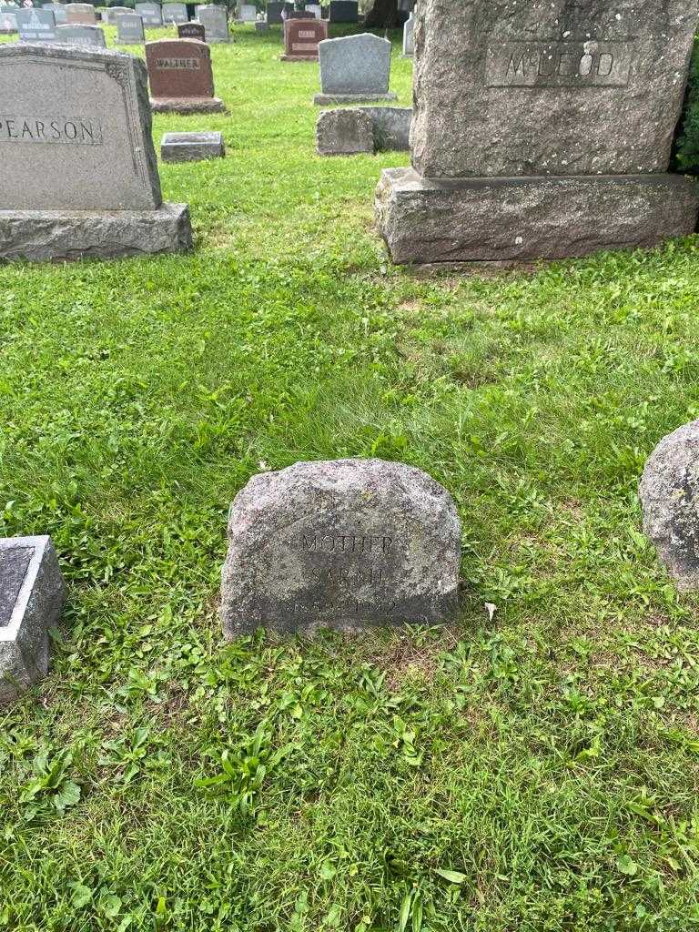 Sarah Mcleod's grave. Photo 2