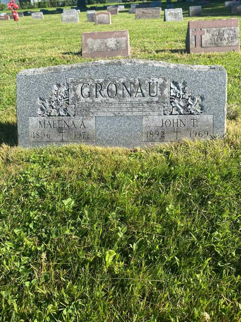 John T. Gronau's grave. Photo 3