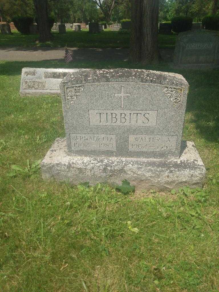 Walter A. Tibbits's grave. Photo 2