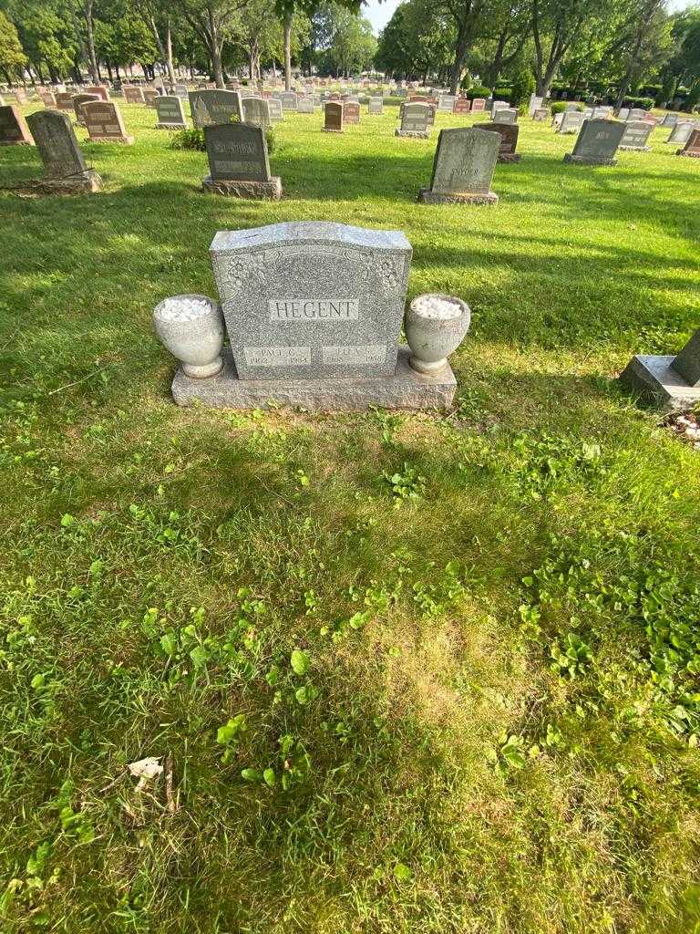 Ella S. Hegent's grave. Photo 1