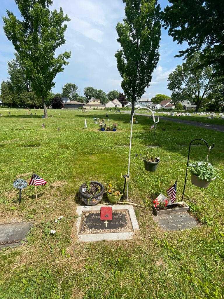 Patricia A. Jones's grave. Photo 1