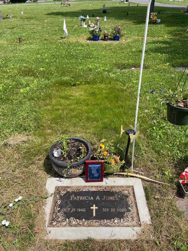 Patricia A. Jones's grave. Photo 2