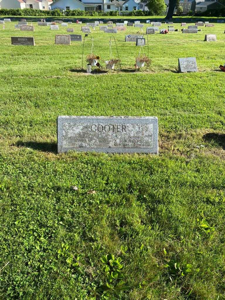 Robert E. Cooter's grave. Photo 2