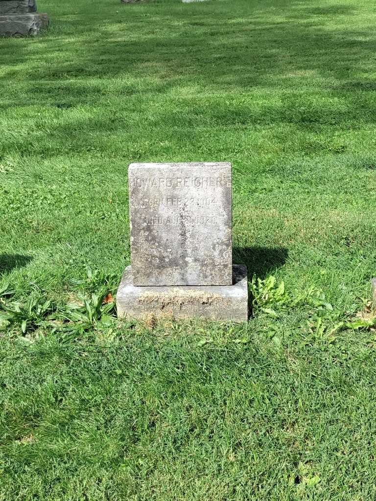 Howard Reichert's grave. Photo 2
