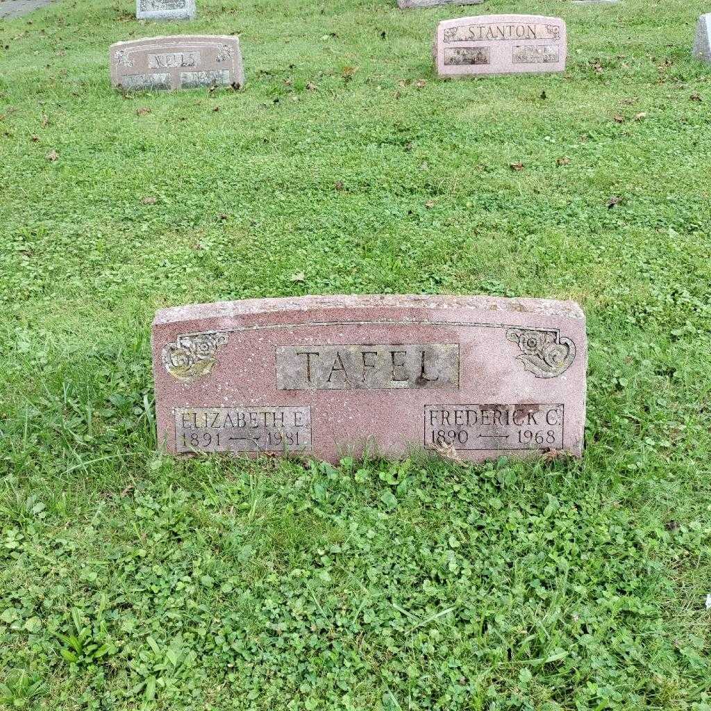 Elizabeth E. Tafel's grave. Photo 1