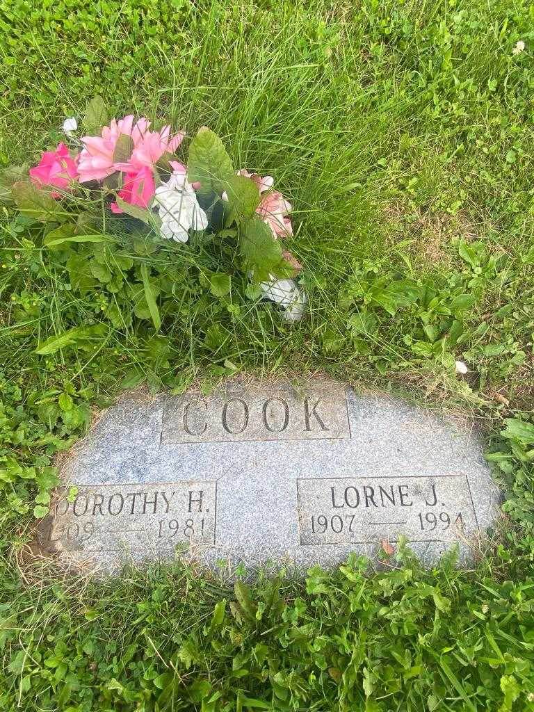 Lorne J. Cook's grave. Photo 3