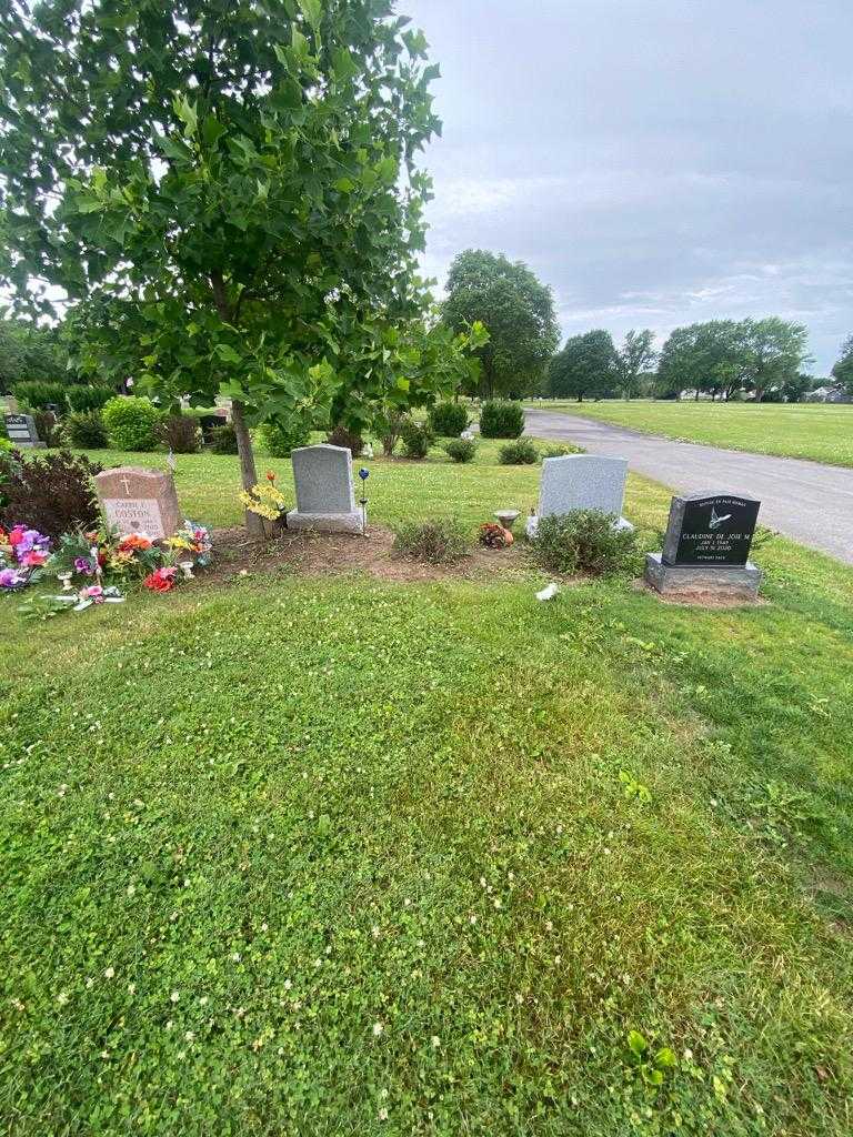 Terrel J. Richardson's grave. Photo 1
