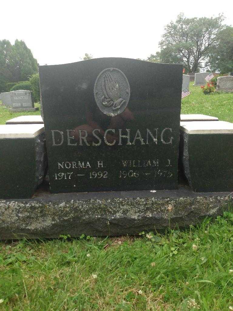 William J. Derschang's grave. Photo 2