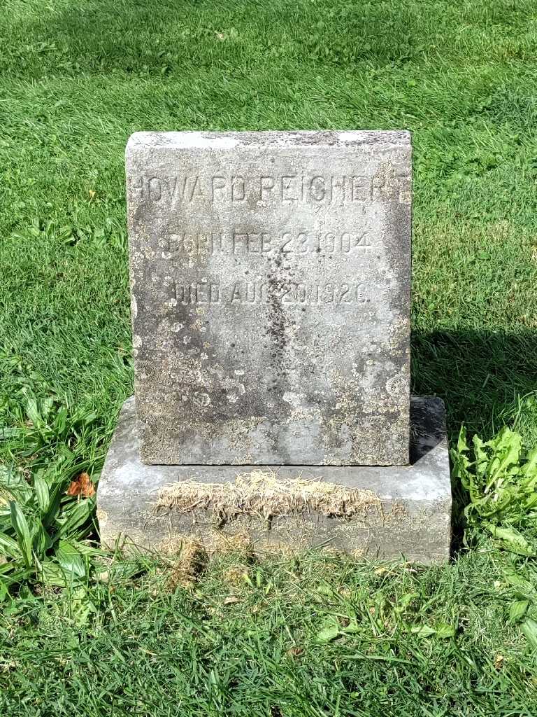 Howard Reichert's grave. Photo 3