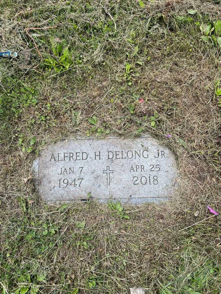 Alfred H. Delong Junior's grave. Photo 3