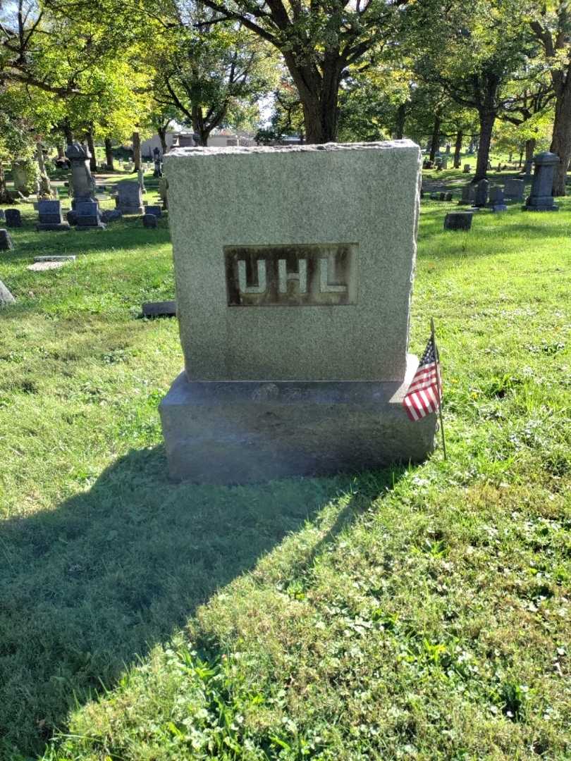 Anna M. Uhl's grave. Photo 2