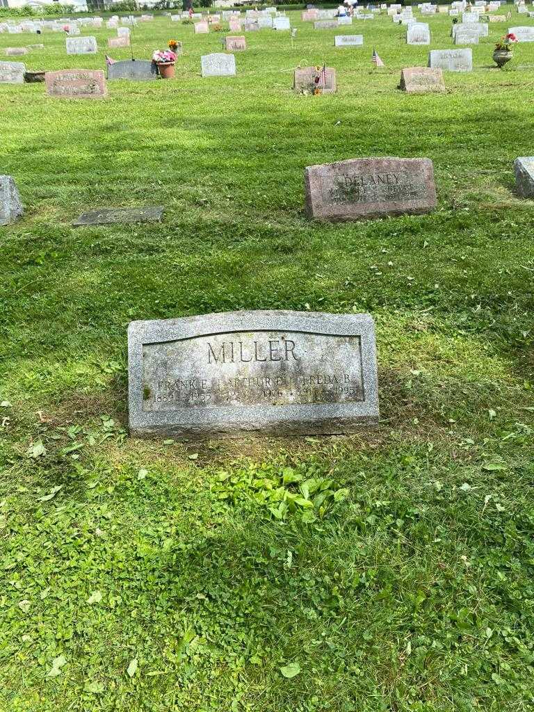 Freda B. Miller's grave. Photo 3