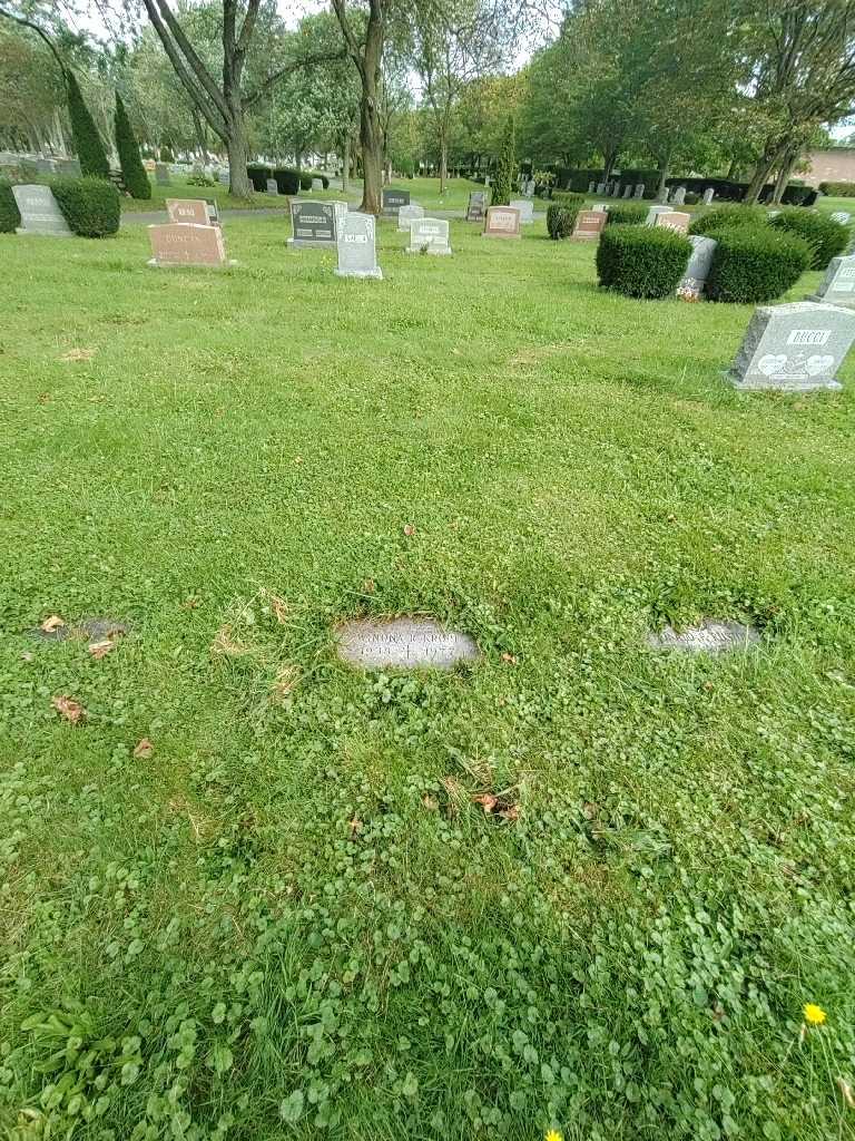 Winona R. Kropf's grave. Photo 2