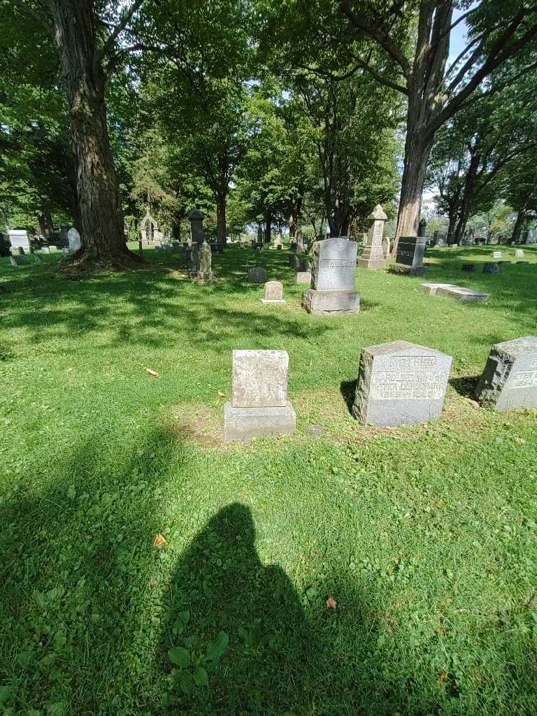 George S. Abbott's grave. Photo 1